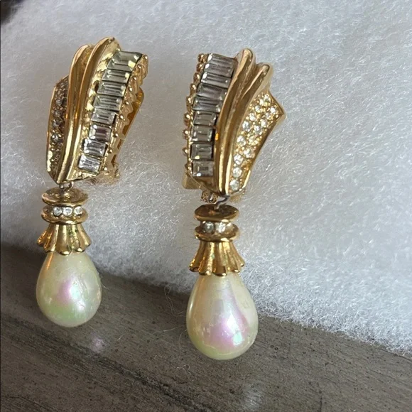Vintage Christian Dior Gold Tone Crystal, Rhinestone, faux Pearl Clip Earrings